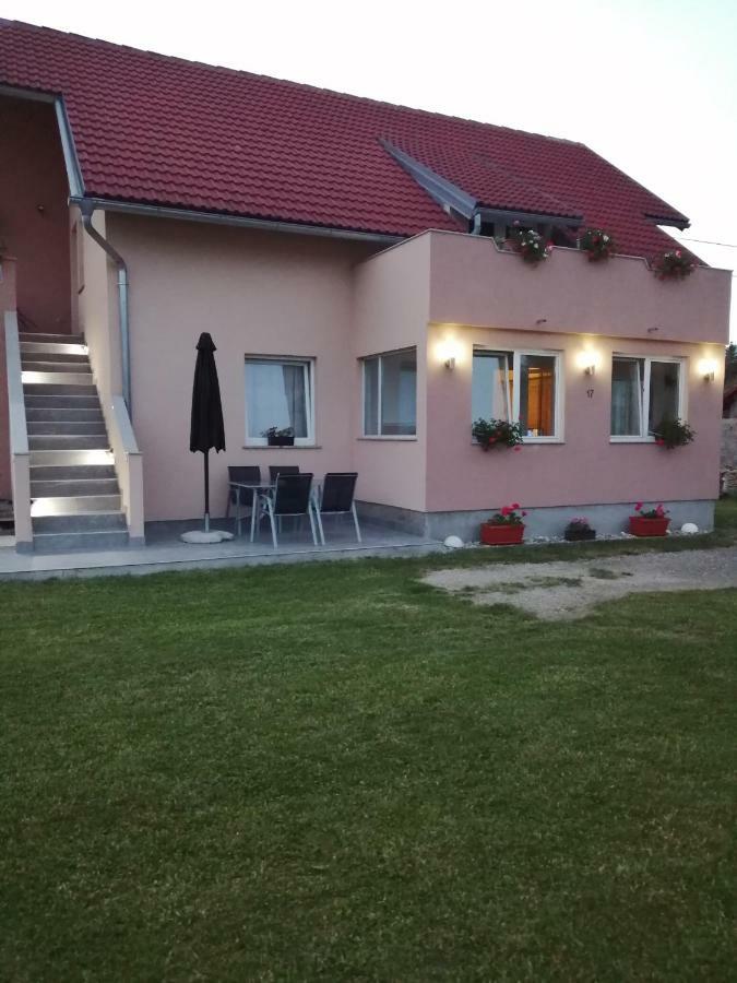 Apartman Vidovic Leilighet Korenica Eksteriør bilde